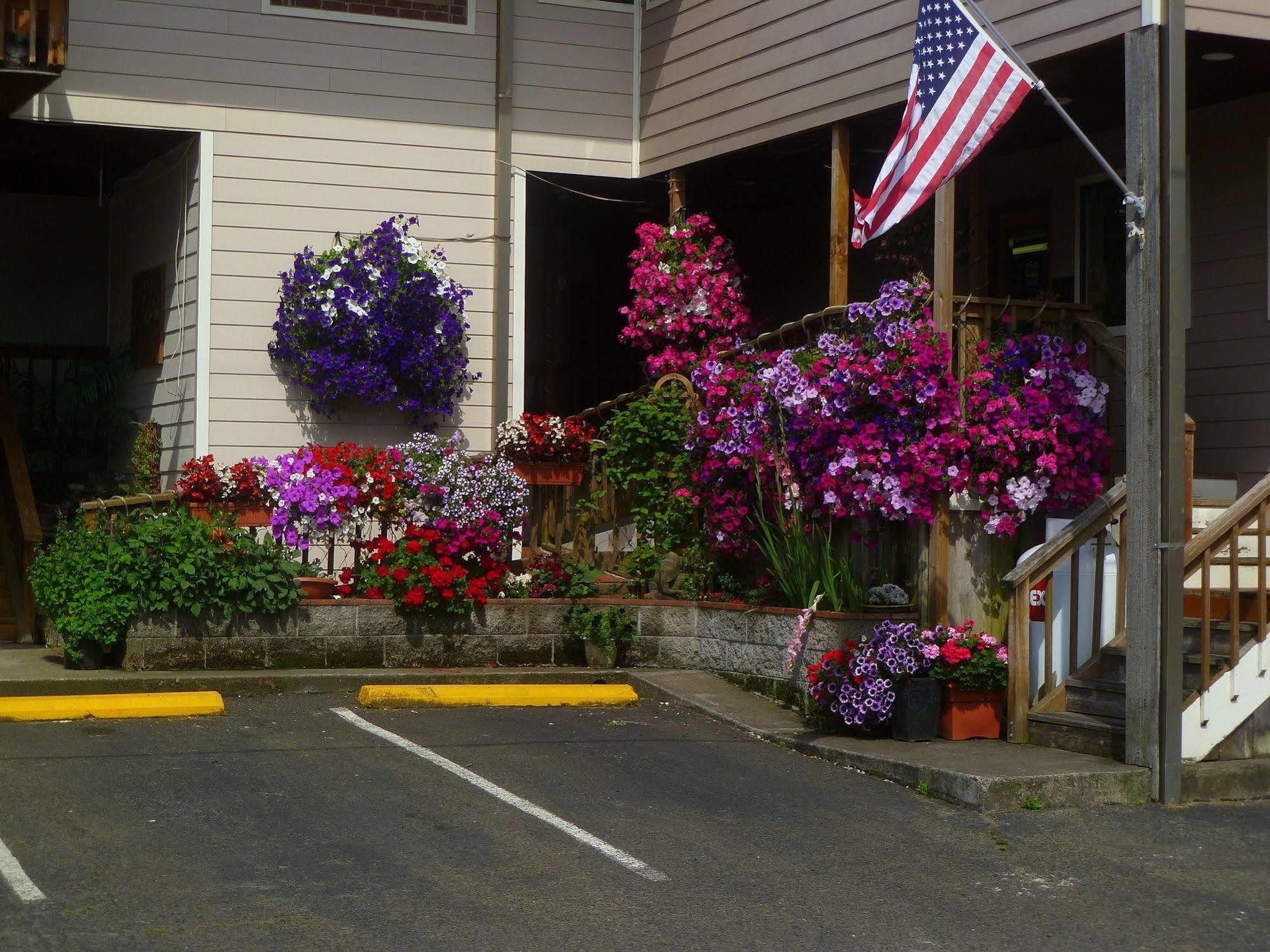 Tradewinds Motel Rockaway Beach Esterno foto